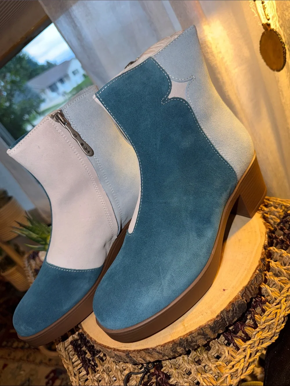 Lazo Luna Two-Tone Suede Ankle Boots Blue White Women’s Size 7 NIB